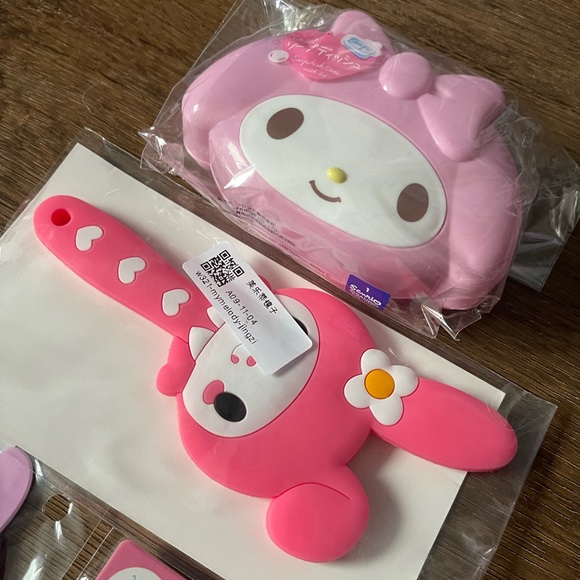 MY MELODY-NWT Fun Beauty Bundle - Picture 13 of 13